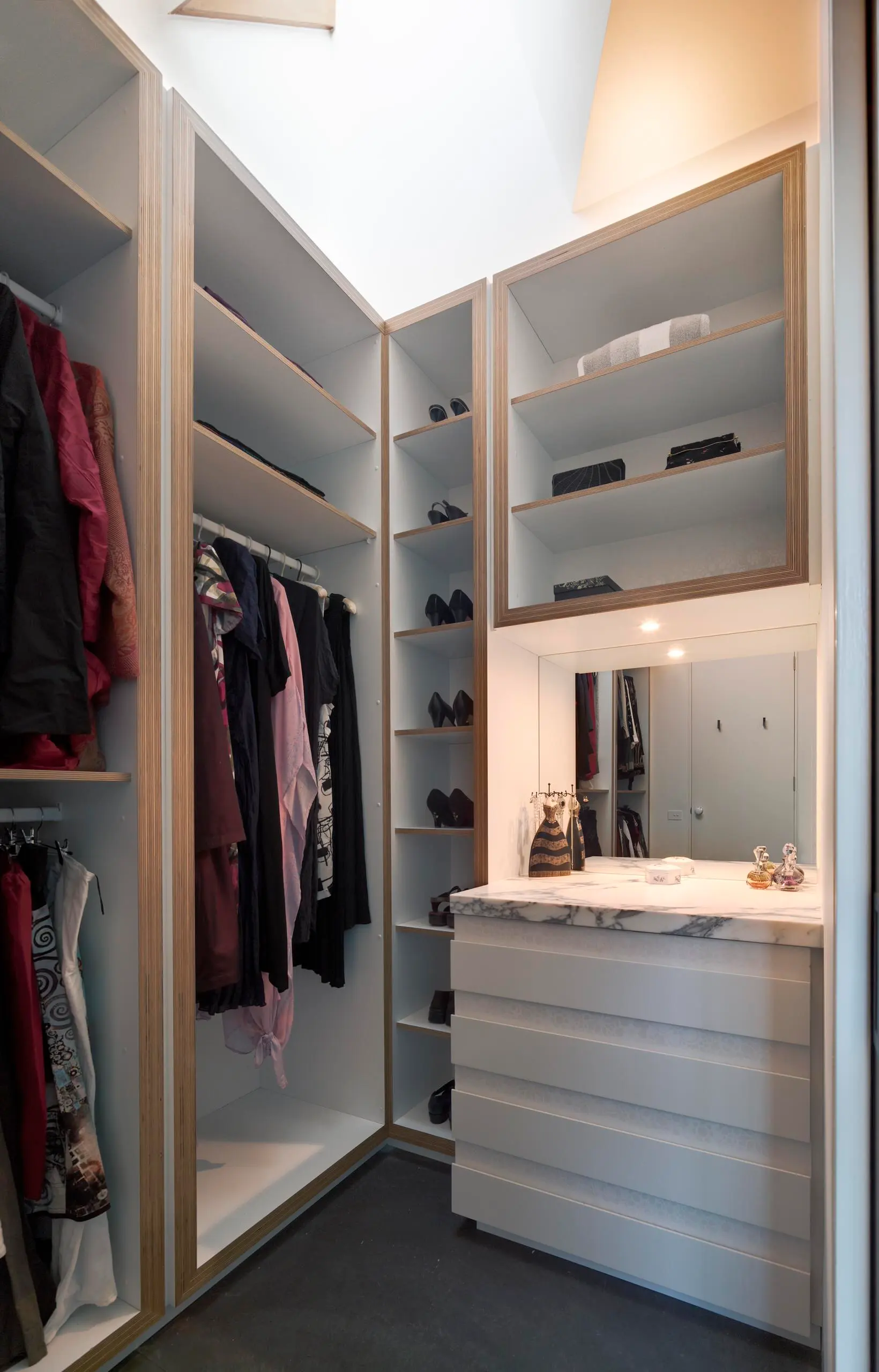 Luxury Bedroom & Built-In Cupboards